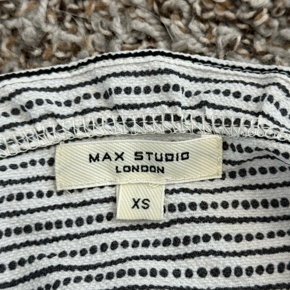 Max Studio V-Neck Smocked Waist Jumpsuit | X-Small - Picture 2 of 7